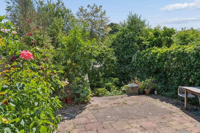 9 Swing Gate Lane, Berkhamsted photo 4