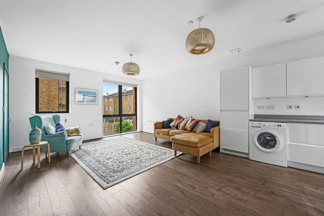 Thumbnail Maisonette for sale in Tryon Crescent, Hackney, London