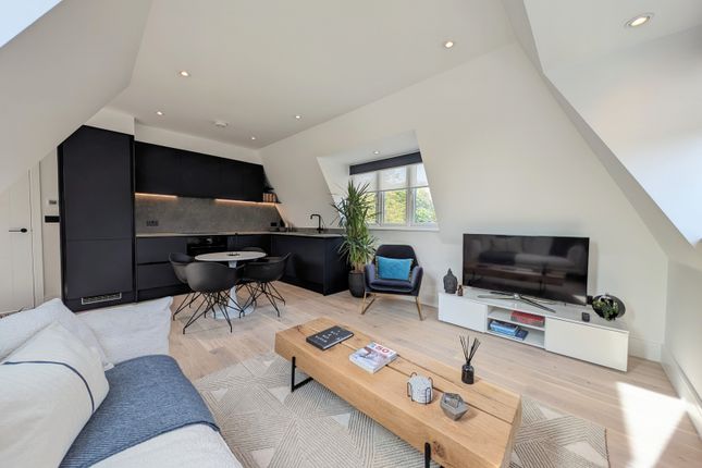 Thumbnail Flat for sale in Moss Hall Grove, London