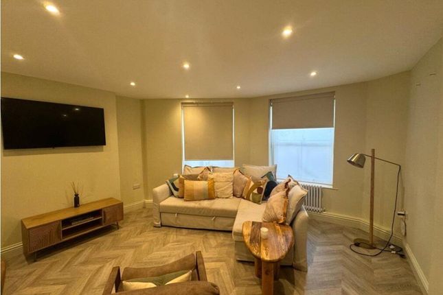 8, 8, Adamson Road, Swiss Cottage NW3, London photo 2