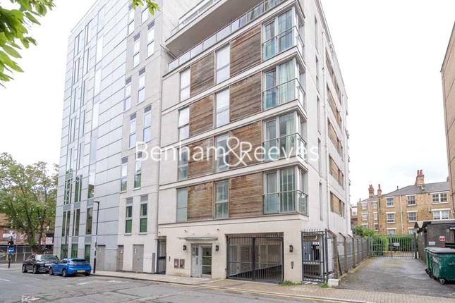 2-bed house on Flat 4, 3, Killick Street, London, £3,575/mo