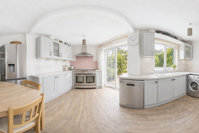 11, Sandmere Grove, Birmingham photo 3