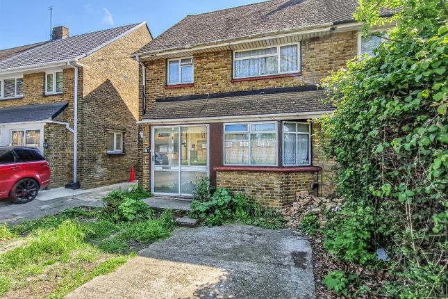Property for sale in Norwich Avenue, Southend-On-Sea