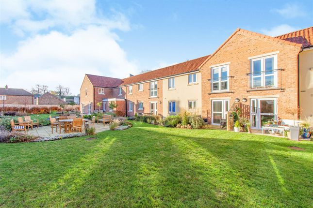 Thumbnail Flat for sale in Tickhill Road, Bawtry, Doncaster
