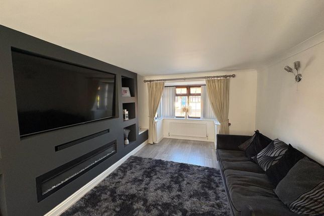 16,, Ferndale Road, Wolverhampton photo 2