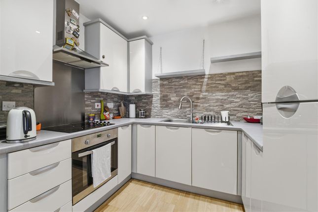 Featherstone Court, 23, Featherstone Road, Southall photo 4