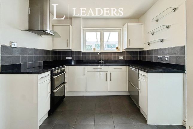 43, Beauchamp Avenue, Hampshire photo 3