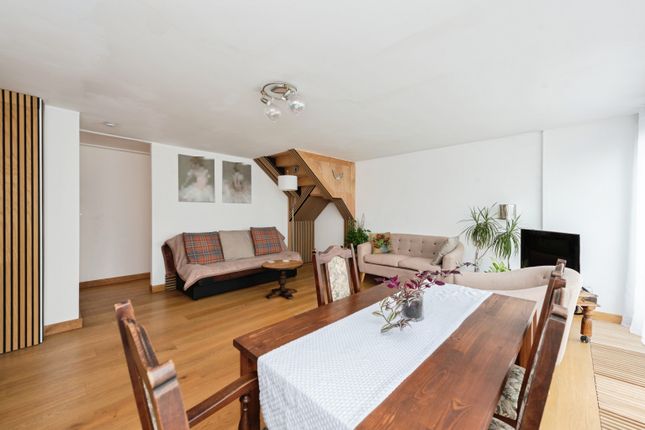 105, Distillery Walk, Brentford photo 4