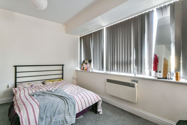 Studio for sale in Guild House, Farnsby Street, Swindon, Wiltshire