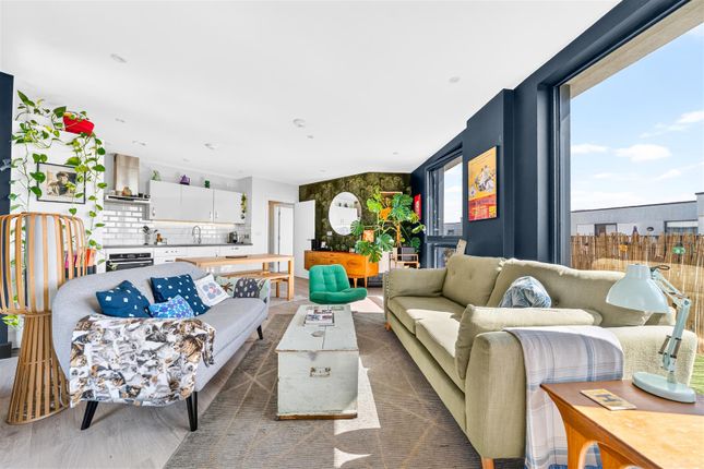 29, Taylor House 22C, Sutherland Road, London photo 4