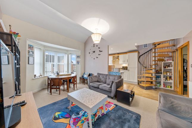 61 Houston Gardens, Warrington photo 3