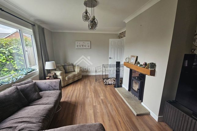 18, Frank Lane, Dewsbury photo 3