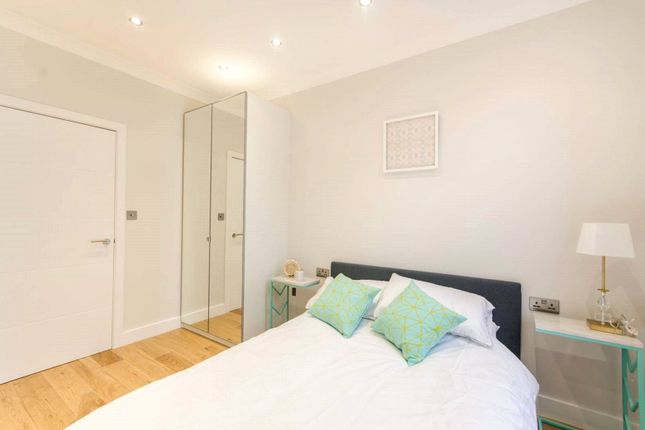 Flat 1, 93B, High Road, London photo 2