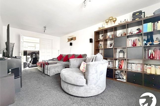 11, Barnwood Close, Kent photo 3