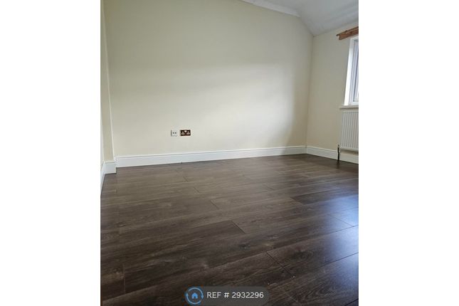 Ivy Crescent, Slough photo 3