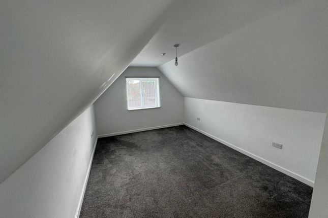 Flat to rent in Albany Street, Hull