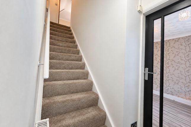 73, Spearing Road, High Wycombe photo 2