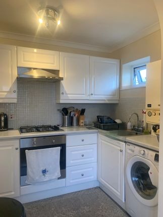 Lodge Court, High Road, Watford photo 5