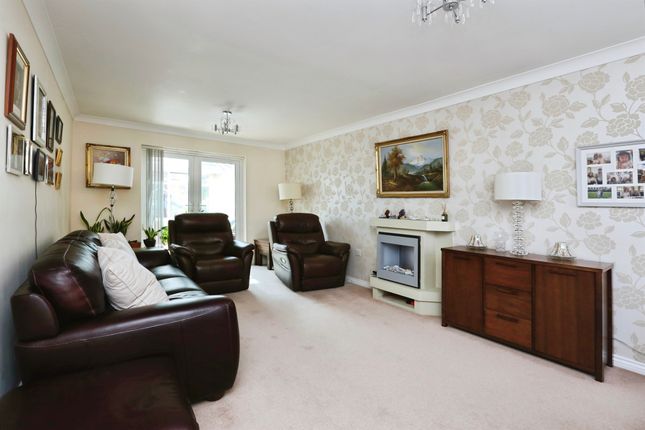 25, Haller Close, DONCASTER photo 2