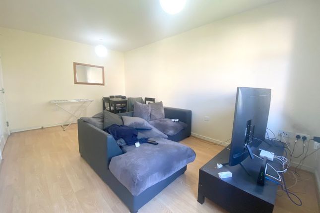 7 Whitehall Croft,, Wortley, Leeds photo 4