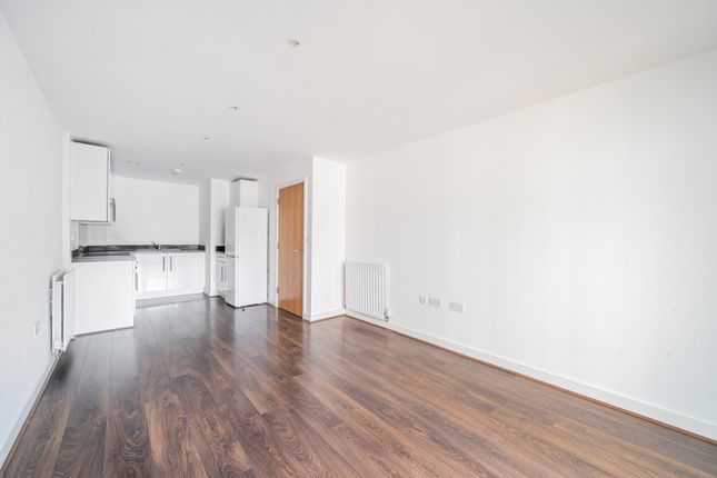 Flat 125 East Carridge House, Arsenal Way, London photo 3