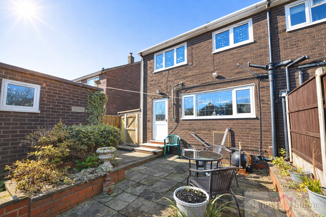 26 Fair View Road, Leek photo 3