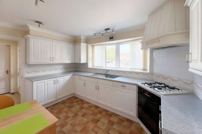 11, Montgomeri Drive, Littlehampton photo 4