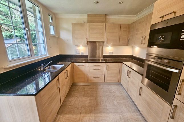 113 Chalet Estate, Hammers Lane, London photo 4
