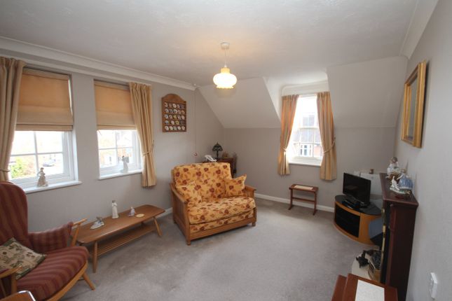 38, Bennett Court, Letchworth Garden City photo 3