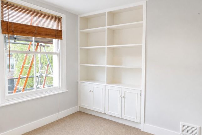 Flat 3, 20, Tredown Road, London photo 3