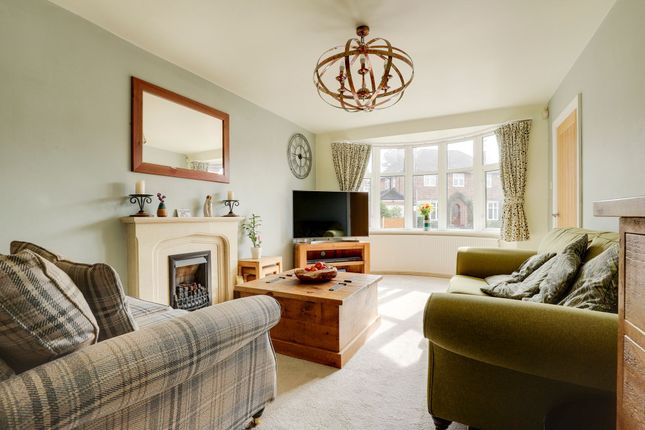 28 Tranby Gardens, Nottingham photo 3