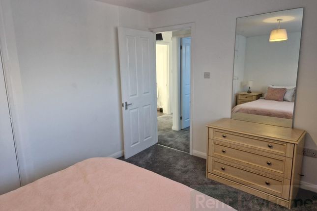 124A Hawthorn Way, Shepperton photo 5
