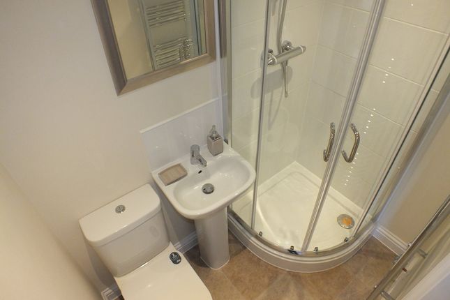 Room 1, 29, Cirrus Drive, Reading photo 3