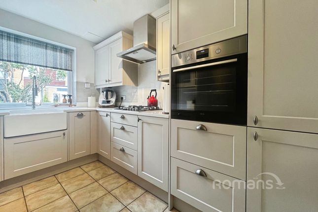 24, Purssell Close, Berkshire photo 3