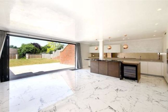 Town house for sale in Wash Hill Lea, Wooburn Green, High Wycombe