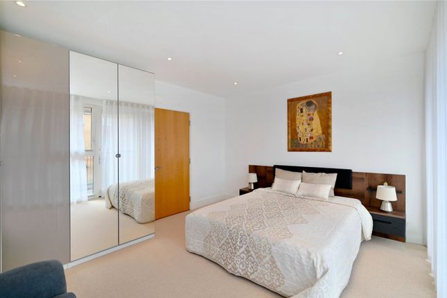 Flat for sale in Grove Street, Deptford, London