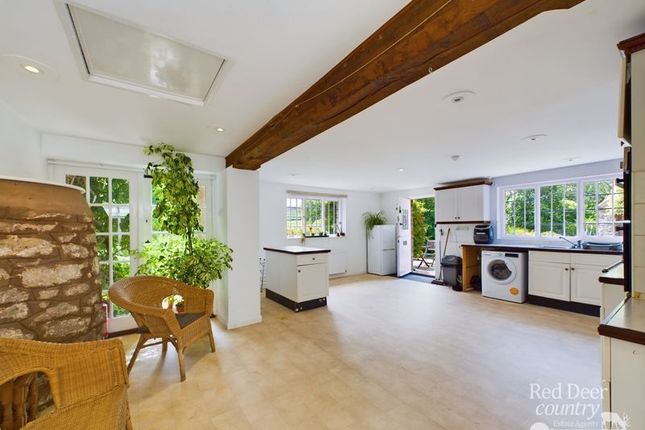 Kingfisher Cottage, Woolston, Taunton photo 3