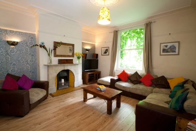 Thumbnail Terraced house to rent in Buckingham Mount, Hyde Park, Leeds