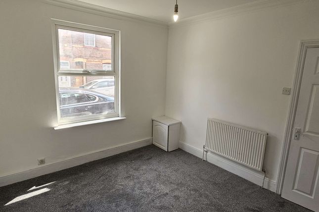 30 Cambridge Street, Luton photo 5