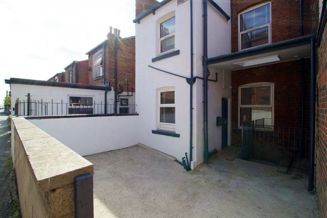 10, Brudenell Mount, Leeds photo 3