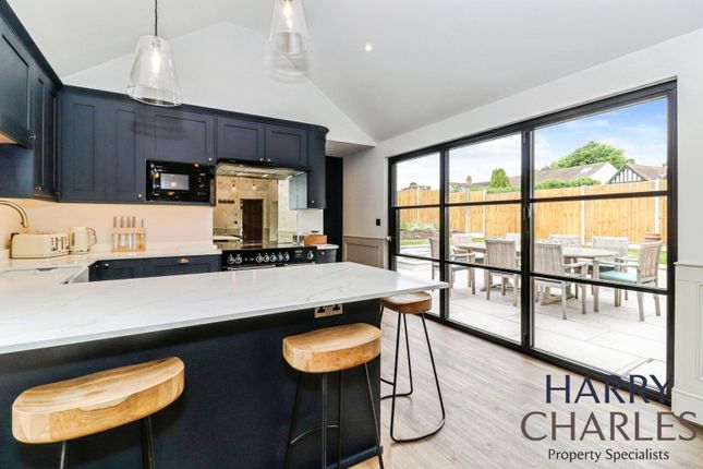 2, Tuffs Mews, Chipperfield photo 4