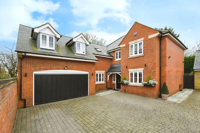 Thumbnail Detached house for sale in Hunters Chase, Ongar