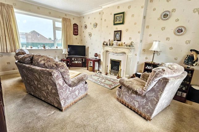 36, Oakside Crescent, Leicester photo 3