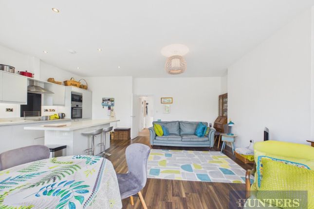 Apartment 4, 8, Esplanade Gardens, Scarborough photo 3