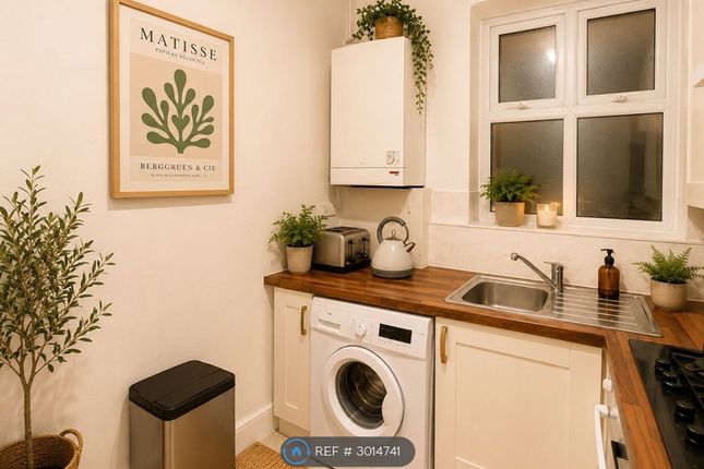 Flat, Finn House Bevenden Street, London photo 5
