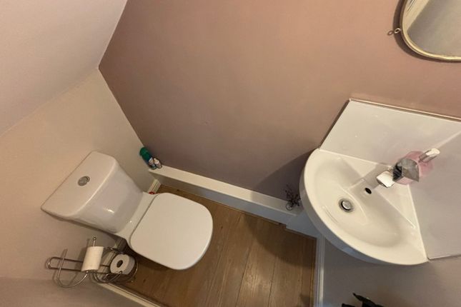 33, Wellington Road, East Yorkshire photo 4