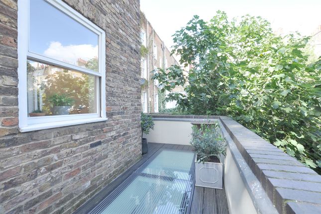 Duplex to rent in Gray's Inn Road, London