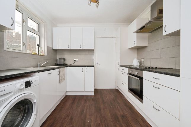 45, Woodcote Road, Southampton photo 5