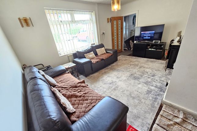 13, Whitburn Road, Manchester photo 4