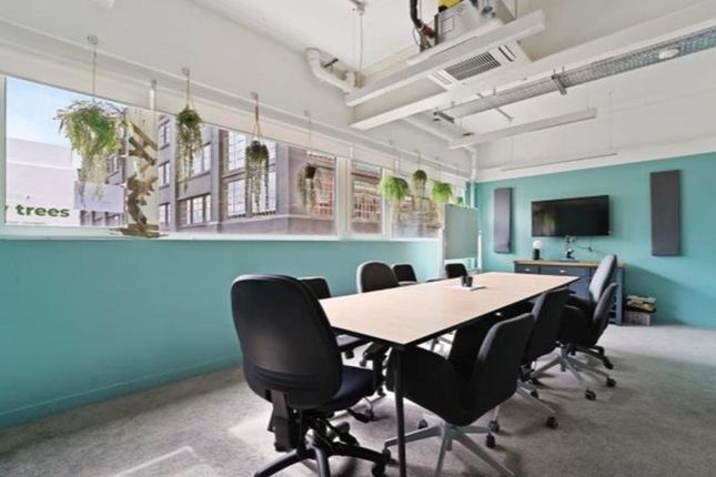Office to let in Old Nichol Street, London